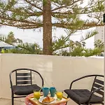 Сasa de vacaciones Charming House Next To The Sea